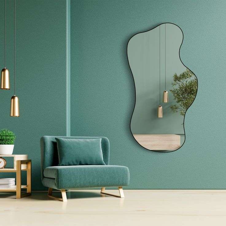 What should be the shape and size of the mirror?